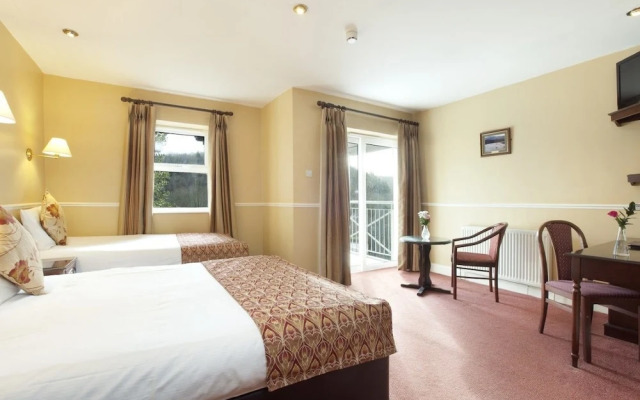 Woodenbridge Hotel & Lodge