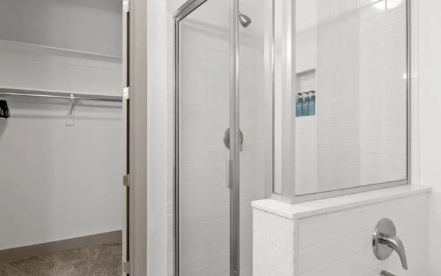 CozySuites at Town Lake