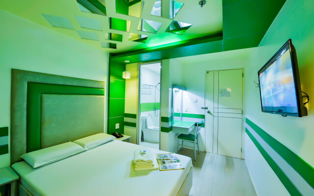 Hotel 99 Monumento Caloocan