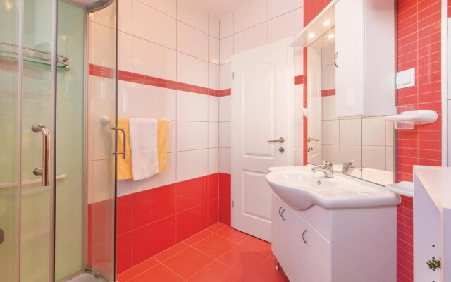 Stunning Home in Vodnjan With Wifi and 6 Bedrooms