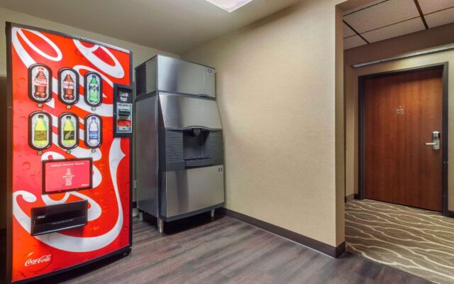 Comfort Inn & Suites Mitchell I-90