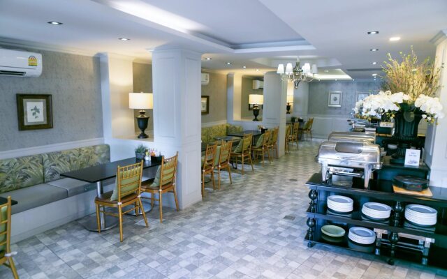 Club Tree Hotel