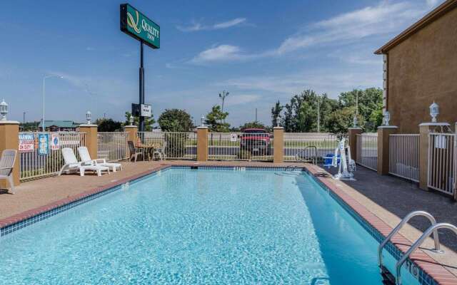 Quality Inn West Memphis I-40