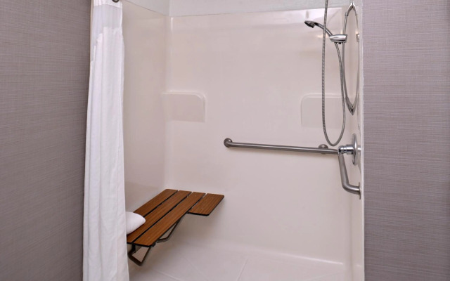 Holiday Inn Express & Suites Lonoke by IHG