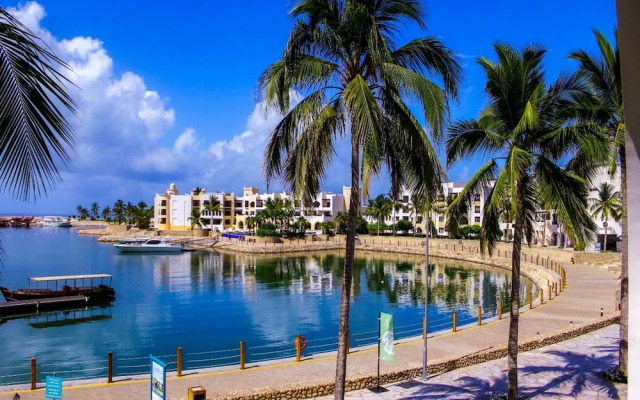 Coastal Living With Marina Views