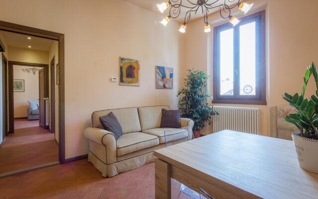 House in Florence Red