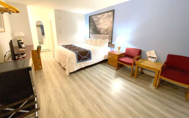 Super 8 by Wyndham Sicamous