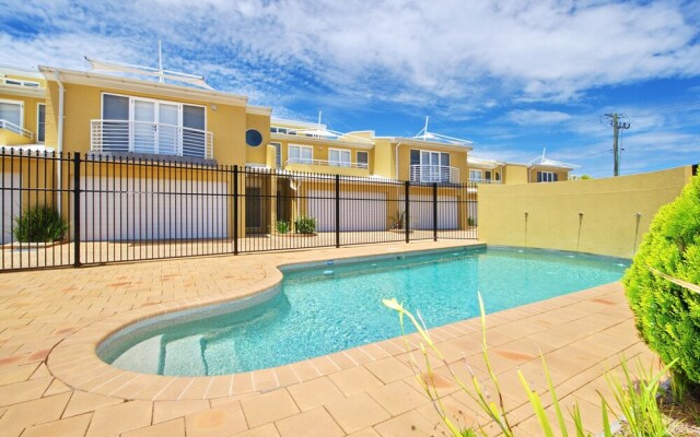 Sandcastles Unit 9 - Fingal Bay