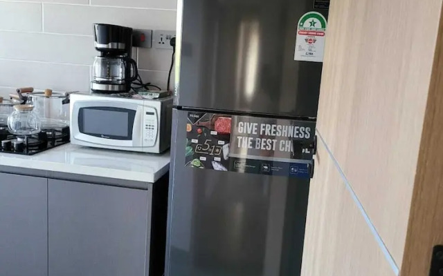 leo residence