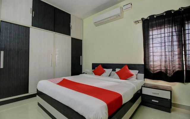 OYO 22536 Vishaak Inn