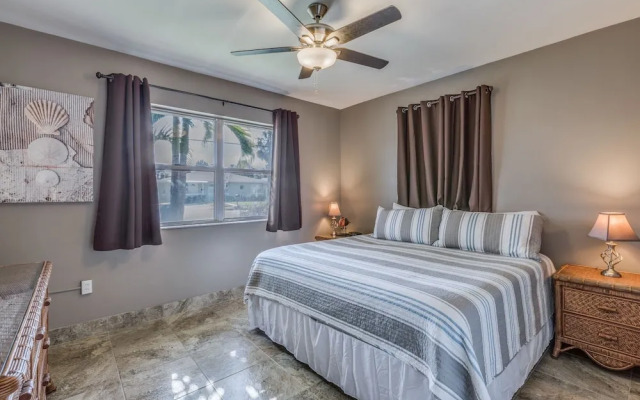 Summer Breeze 7 Bedroom Home by Redawning