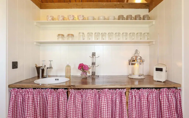 Classic Family Barn Conversion in Radcot