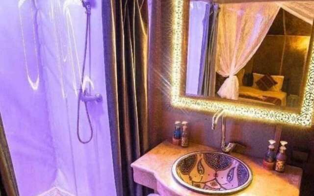 luxury camp jumeirah resort