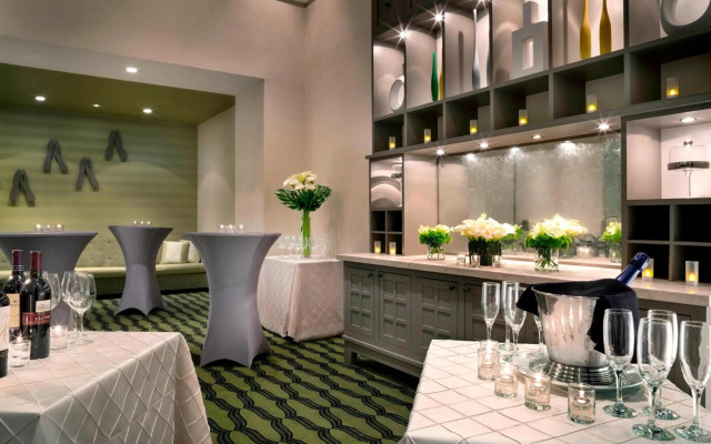 Hotel Adagio, Autograph Collection