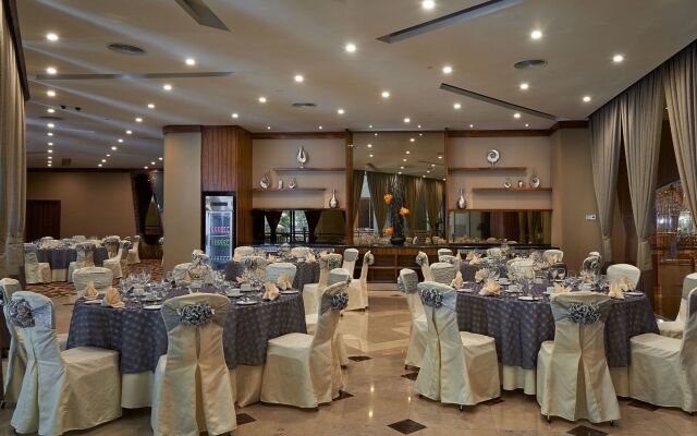 Renaissance Kuala Lumpur Hotel & Convention Centre
