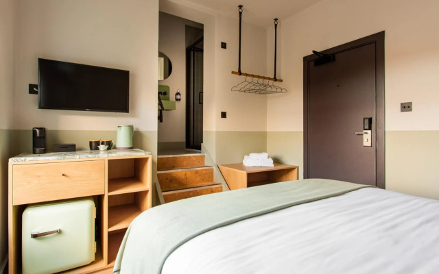 Port Hotel