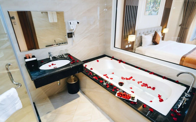 Manh Quan Luxury Hotel