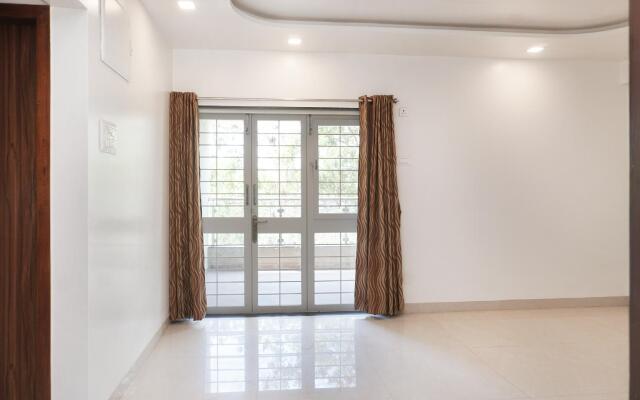 OYO 35766 Hotel Grand Inn