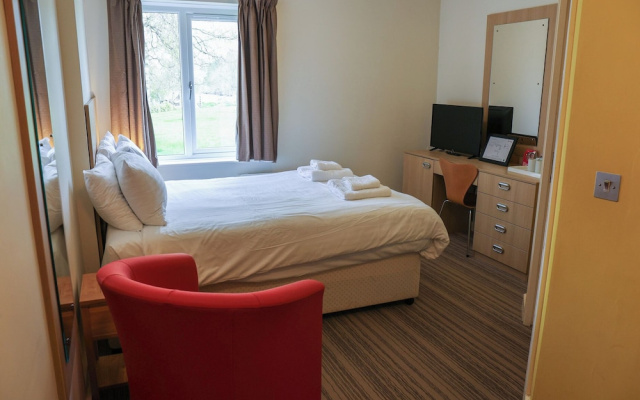 Jubilee Ground-floor Double Bedroom