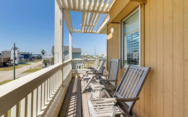 Pet-friendly Galveston Home w/ Wraparound Deck