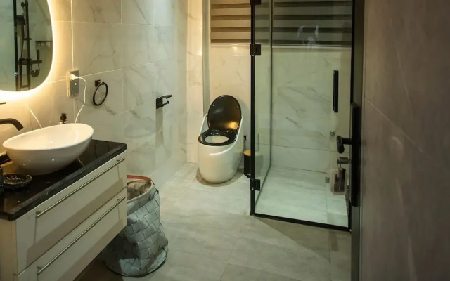 Luxury two Bedroom, Fully Furnished, Wifi and tv