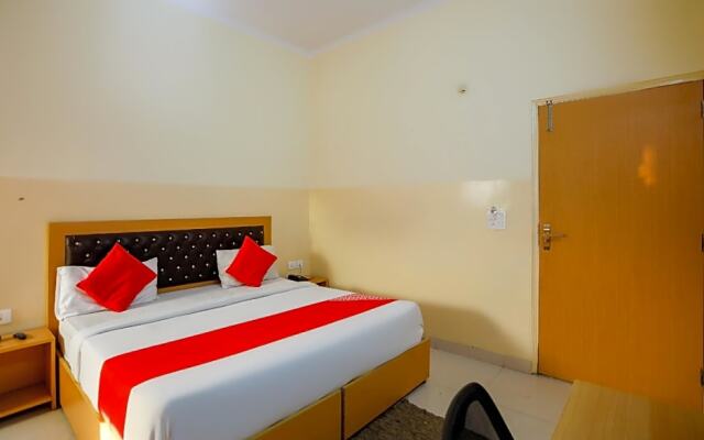OYO 28629 Hotel Crosswind