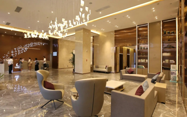 Lavande Hotel (Wuxi East Railway Station) – Lobby – Wuxi