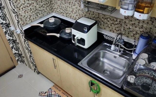 Elegant Studio @ Grass Residences 1-5 persons only, Quezon City