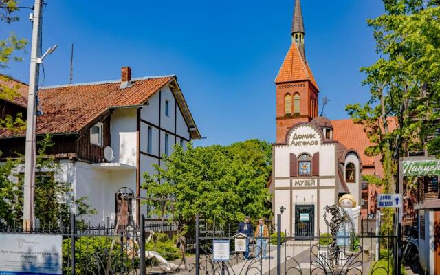 Apartments in an old German house on Pogranichnaya Street