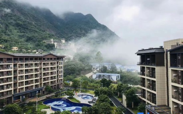 Guangzhou Zengcheng Baishuizhai Forest Valley Golden Leaf Hot Spring Holiday Villa – Outside – Guangzhou