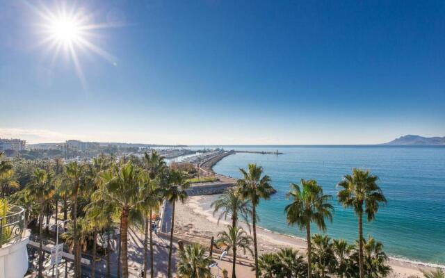 On la Croisette: luxe 2 bedrooms/ 2 baths