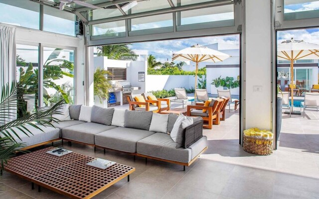 Oceanside Vacation Villa with Private Pool and Resort Amenities v10