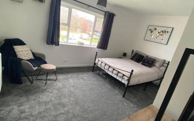 Spacious & modern 3 bed house
