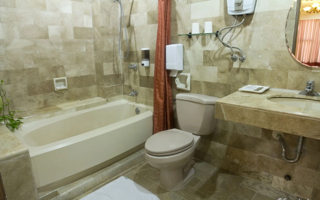 White Knight Hotel Intramuros