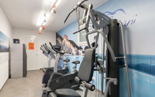 Graceful Holiday Home in Magliolo With Swimming Pool