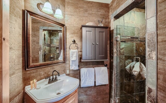 16 Riverbend 3 Bedroom Townhouse by RedAwning