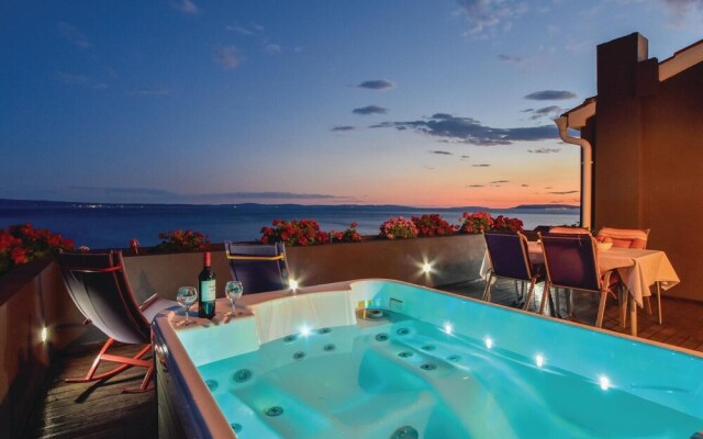 Stunning Home in Podstrana With Jacuzzi, Wifi and 7 Bedrooms