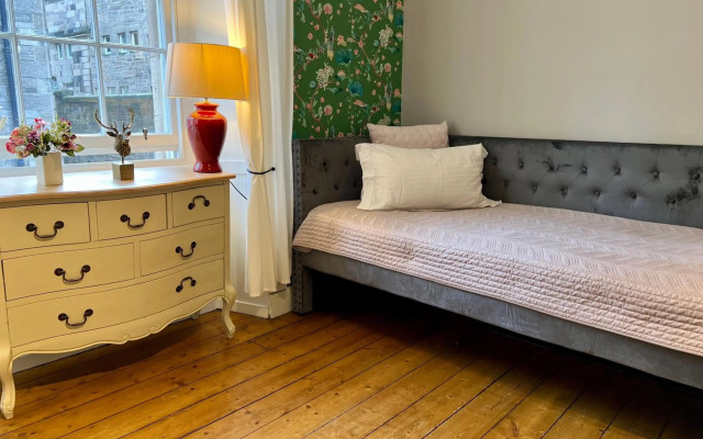 Old Town Centre Apartment 5 mins to Edinburgh Castle