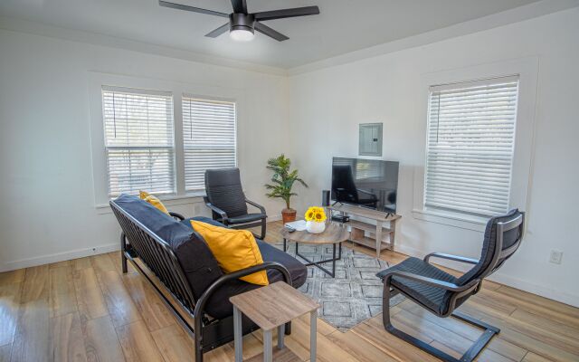 Cozy Remodeled 2br 1ba Near Downtown