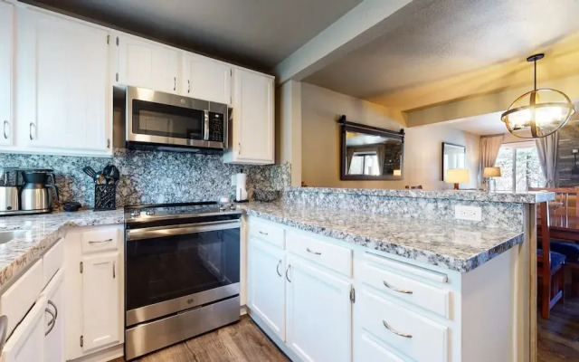 Mammoth Creek 13 1 Br Condo by RedAwning