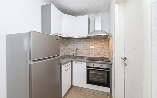 Amazing Apartment in Kastel Luksic With 1 Bedrooms and Wifi