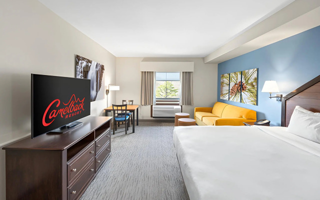 Camelback Lodge & Aquatopia Indoor Waterpark