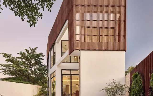 The River Villa by BREIG