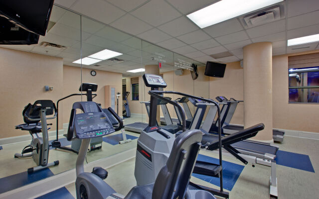 Holiday Inn Hotel & Suites Ottawa Kanata by IHG