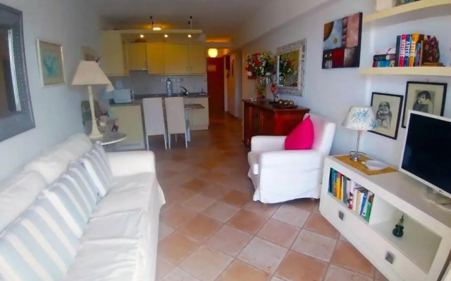 Close to beach with pool & sea views 209