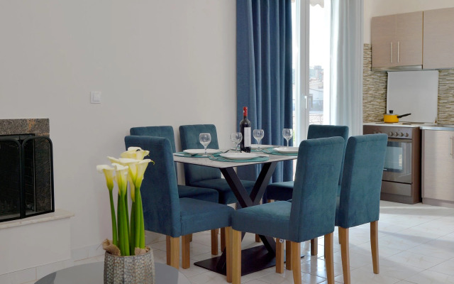 Stork Holiday Apartments - Garden & Sea View