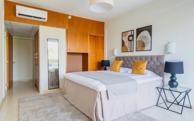 1 Bedroom Apartment With Balcony and Garden-view