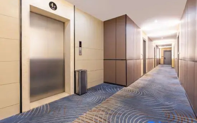 Xingxiang Light Luxury Hotel (Binyang Department Store)