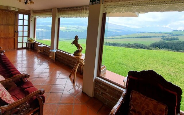 Balcon Al Cotopaxi Hosteria