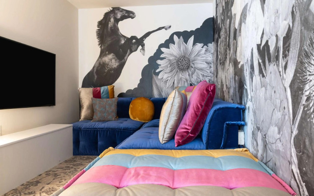 The Wayfarer Downtown LA, Tapestry Collection by Hilton